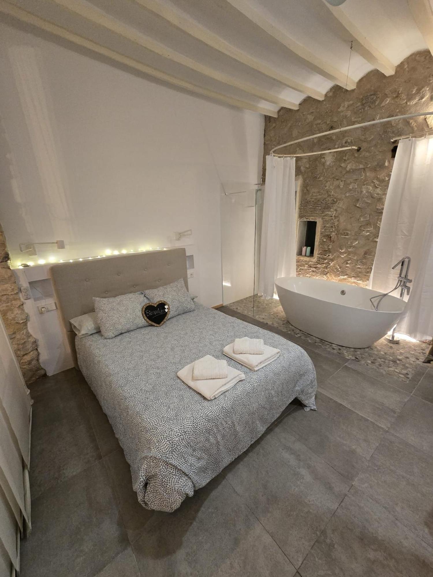 Suite Independiente De 45 M2 Con Banera En Pleno Casco Viejo Альтеа Экстерьер фото